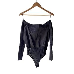 ROMEO + Juliet Couture Size S Black Off the Shoulder Long Sleeve Bodysuit - New